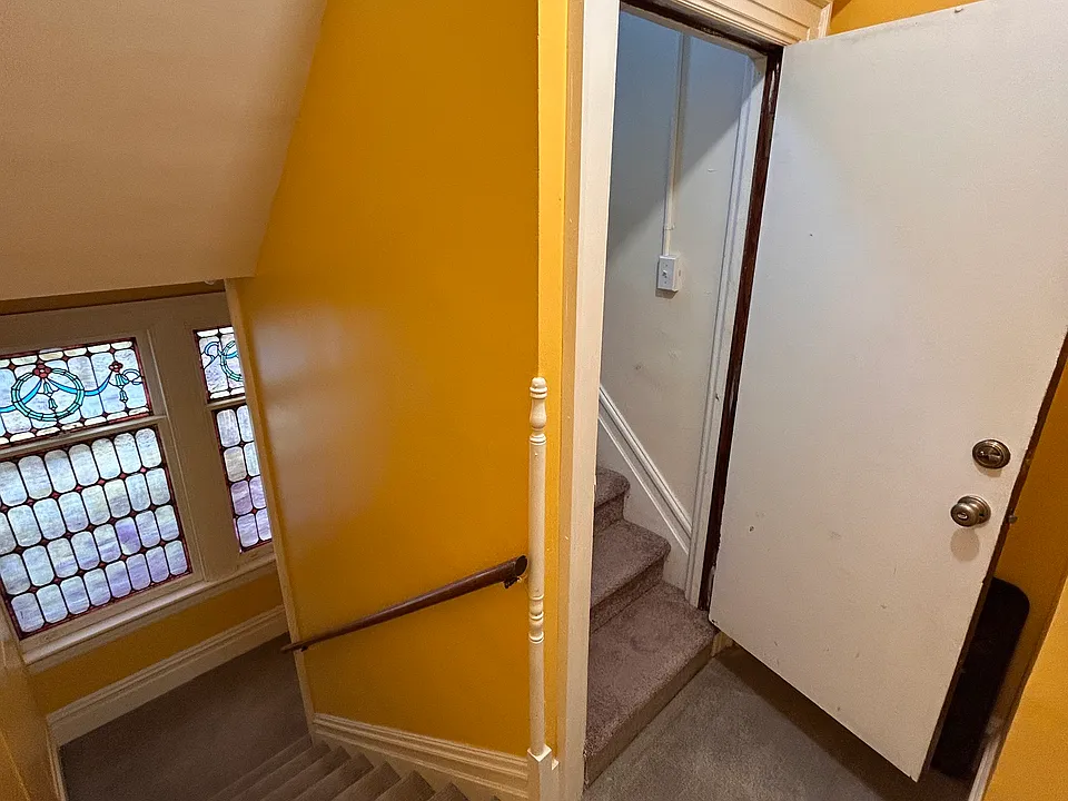 21 S West St #3