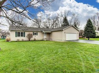 1807 Rhode Island Rd, Holland, OH 43528