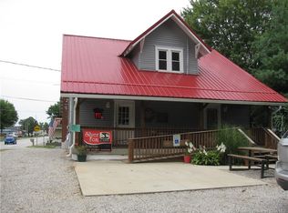 248 S 1st St, Pekin, IN 47165