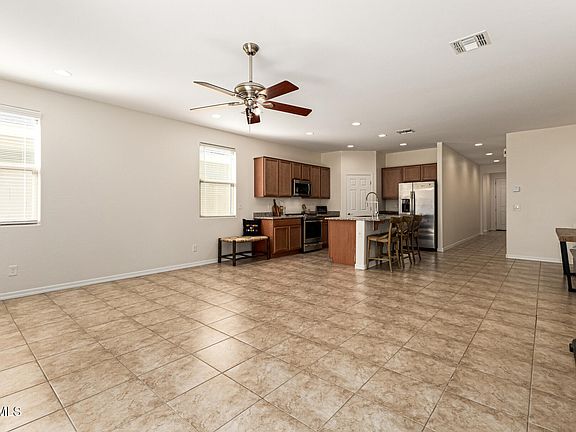 3rd image of 3231 W Carter Rd