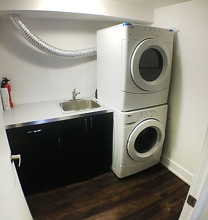 4th image of 158 Meadowlands Dr W