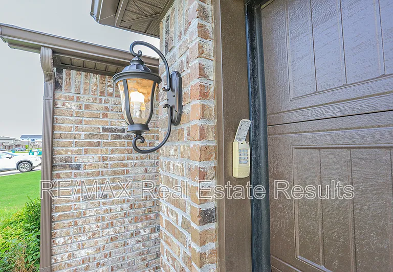 480 Rama St — Photo 3