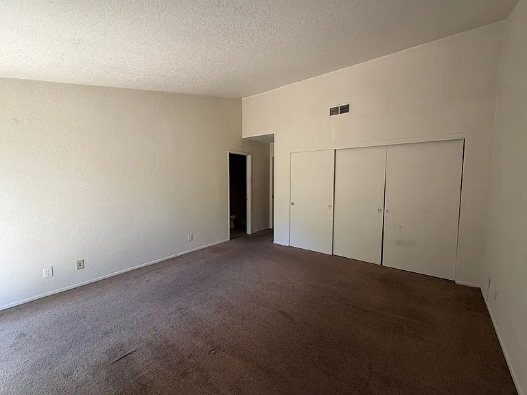 8608 Zircon Crest Ct — Photo 15