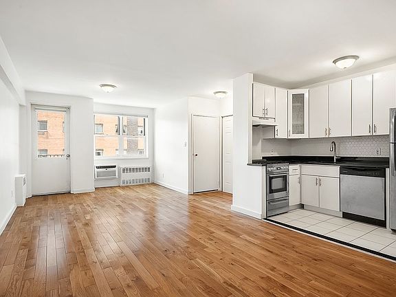 2nd image of 170 W 23rd St APT 5R
