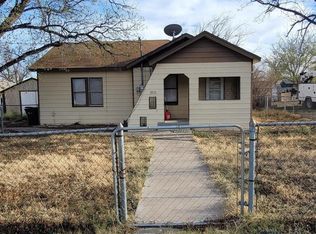 2511 Mountain View Dr, Carlsbad, NM 88220