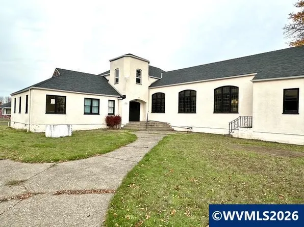 1099 Queen Ave SW, Albany, OR 97321