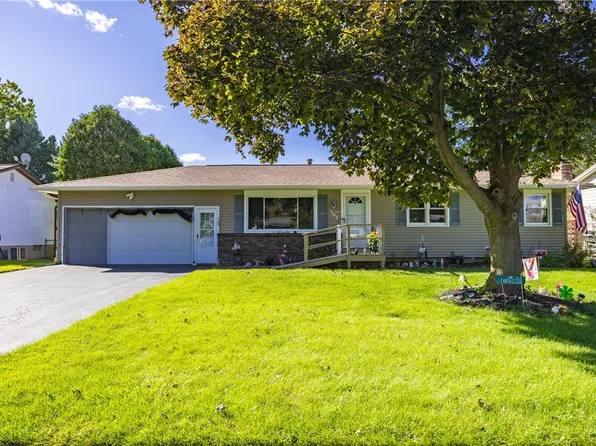 103 Kinmont Dr, Rochester, NY 14612