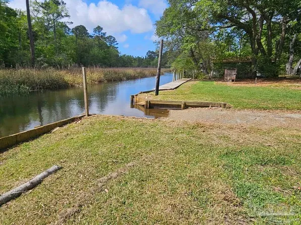 5765 Windover St, Milton, FL 32583
