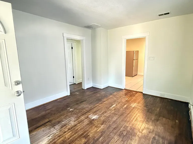 1111 Dresden Ave — Photo 2
