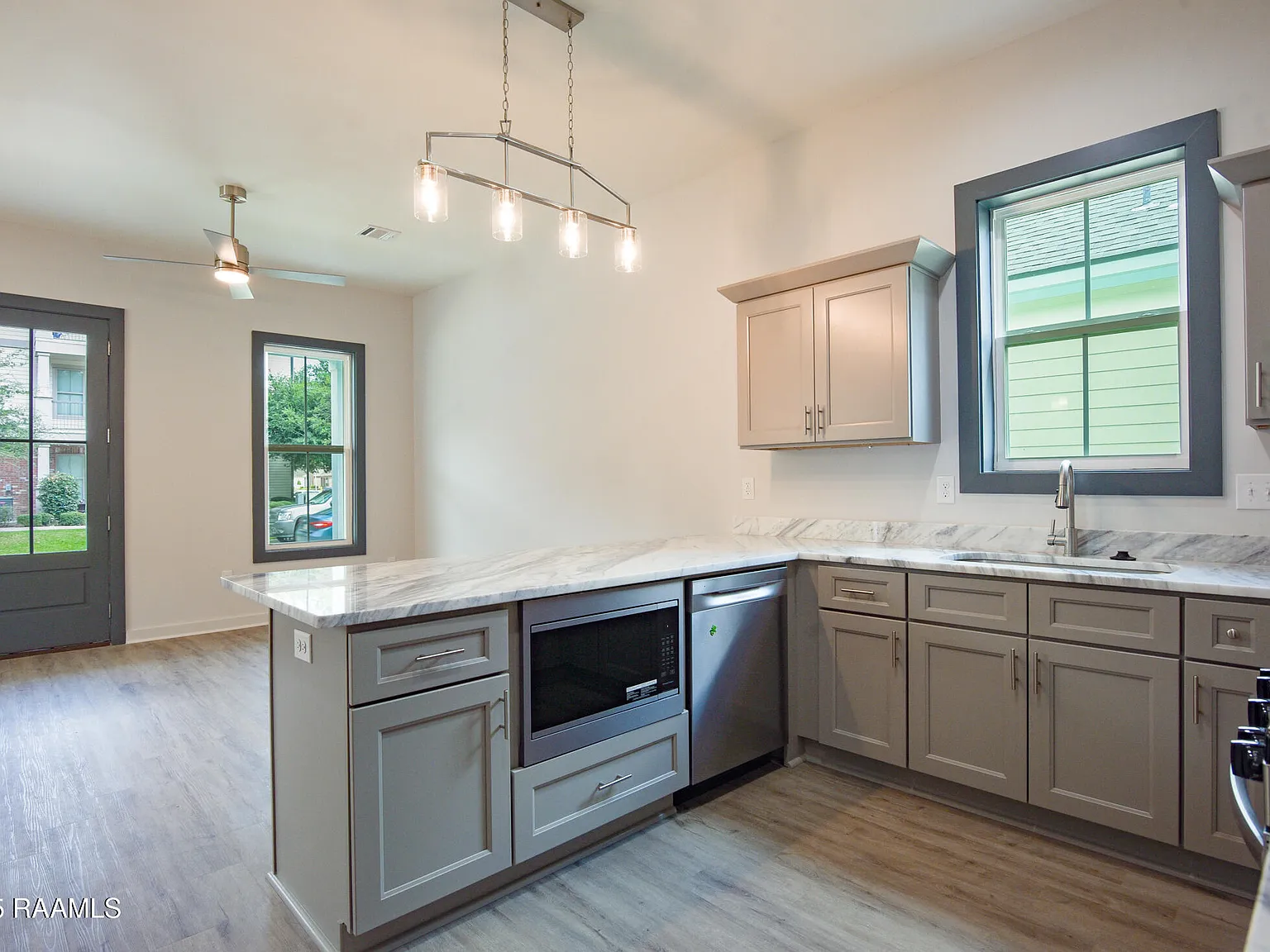 2 bed, 1137 sqft, $1,850 — Photo 3