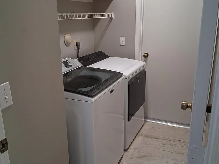 4863 Chardonnay Dr — Photo 30