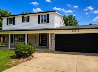 29310 Prestwick St, Southfield, MI 48076