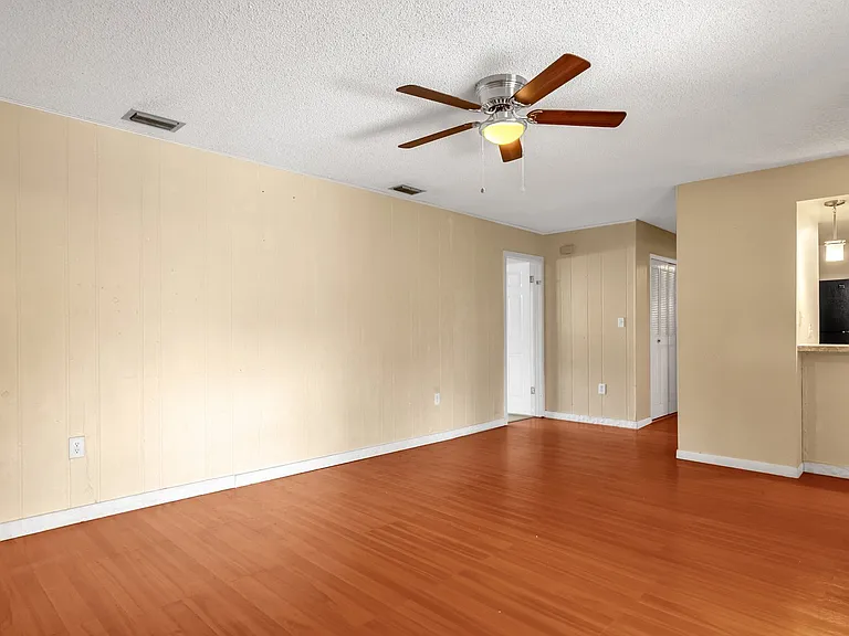 320 Heather Ave — Photo 13