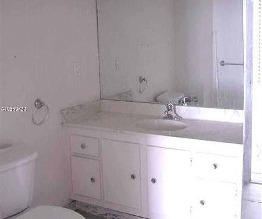 1st image of 555 NE 15th St APT 11I