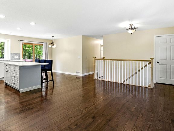 5th image of 7064 Springhill Cir