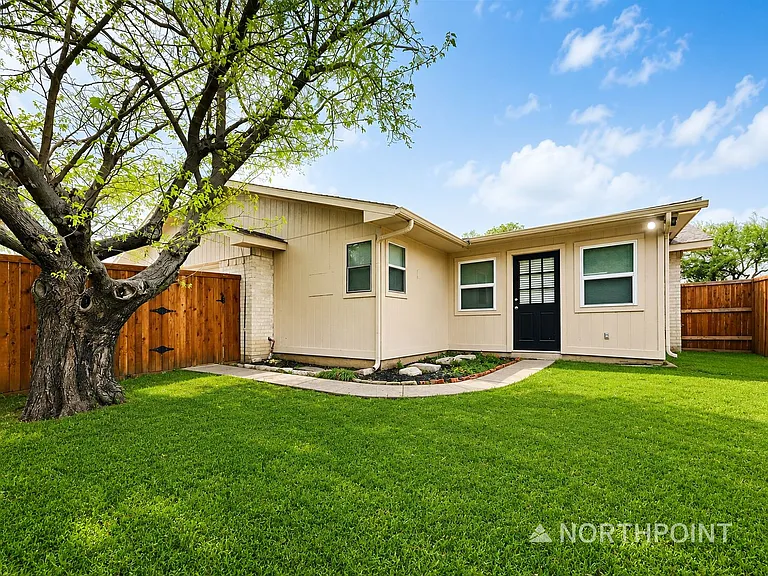 1504 Carnation Dr — Photo 20