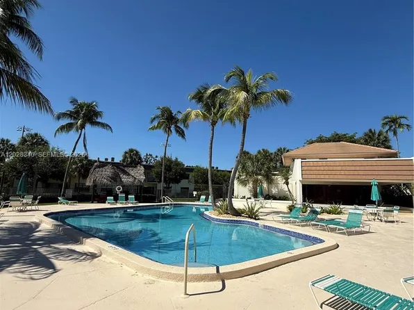 8261 SW 128th St, Pinecrest, FL