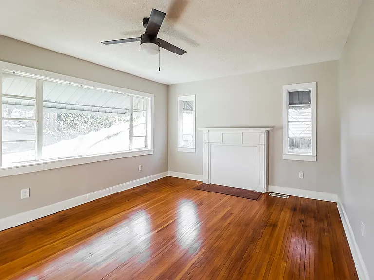 508546_018_living_room_13496255.jpg