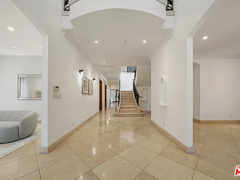 9033 Cresta Dr — Photo 10