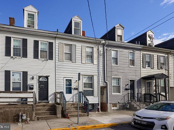 3rd image of 615 Vander Ave