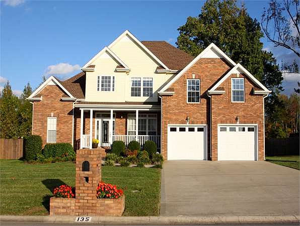 1st image of 135 Gallant Ct