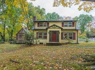 251 Forest Rd, Mahwah, NJ 07430