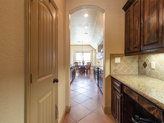 5th image of 778 Glen Hollow Trl