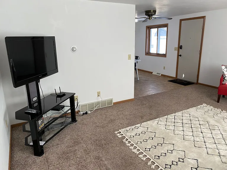307 S Vine Ave — Photo 7