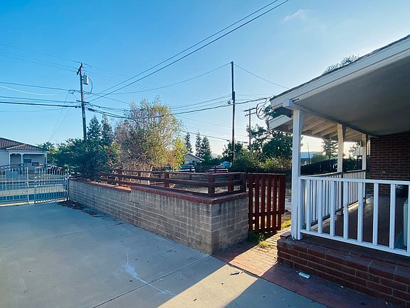 5th image of 1336 Peach Ave APT A