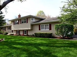 605 Juniper Dr, Naperville, IL