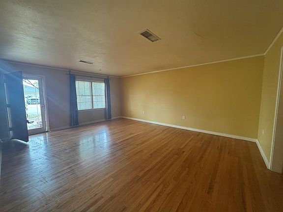 4th image of 1002 W Louisiana Ave