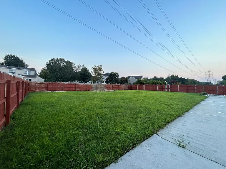 2533 Kentucky Derby Dr — Photo 5