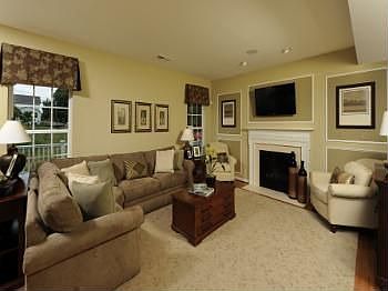 3rd image of 1100 E Nutmeg Pl