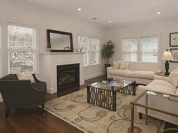 4th image of 77 Verndale St #2