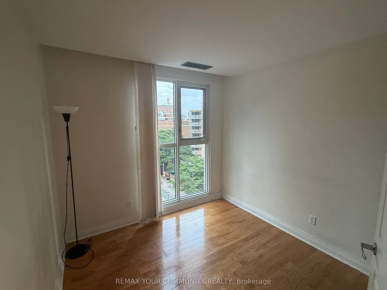 8 Wellesley St E #705 — Photo 10