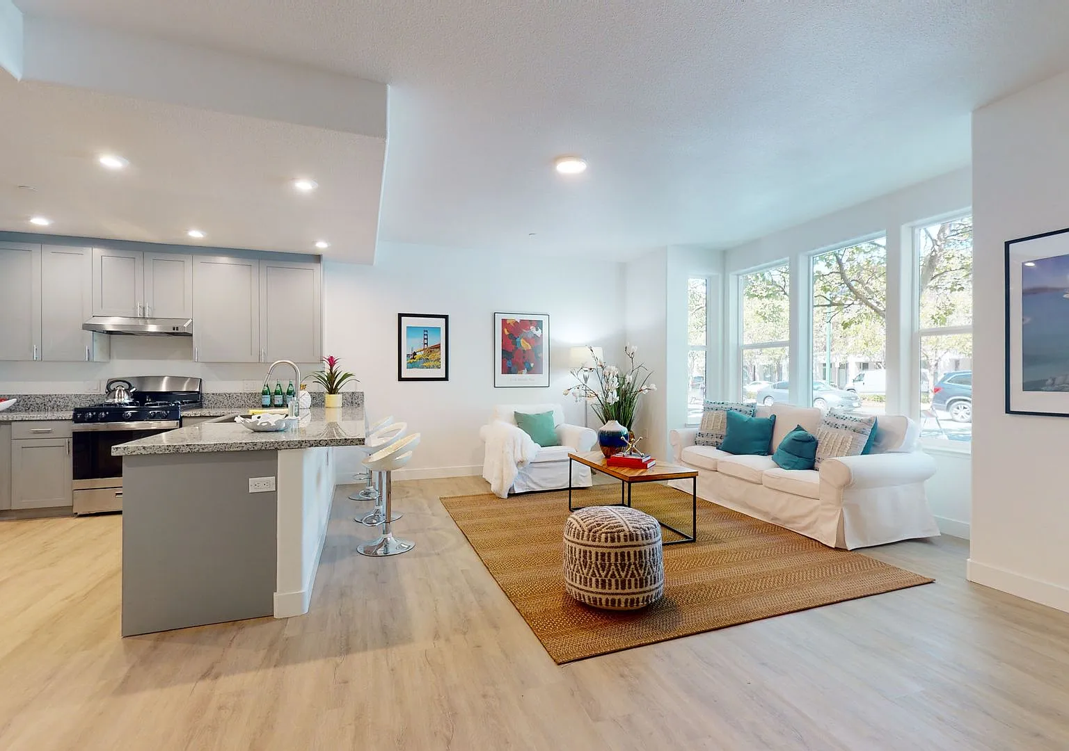 Newly Constructed 3x2 with direct entry private garage & central AC and heat — Photo 2