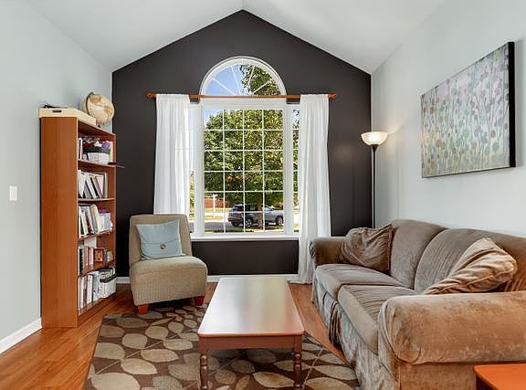 4th image of 408 Barnwood Ct