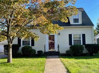 57 Fennbrook Rd, West Hartford, CT 06119