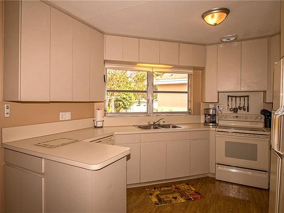 5th image of 10437 Orange Blossom Ln