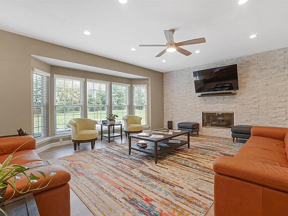 3rd image of 14901 Straub Hill Ln