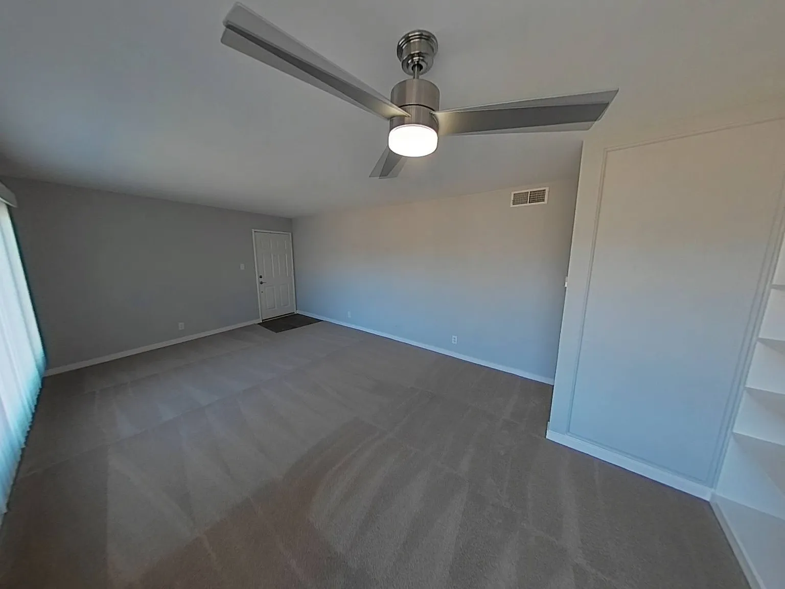 123 N El Camino — Photo 3