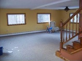 12 Hovey Rd, Londonderry, NH 03053
