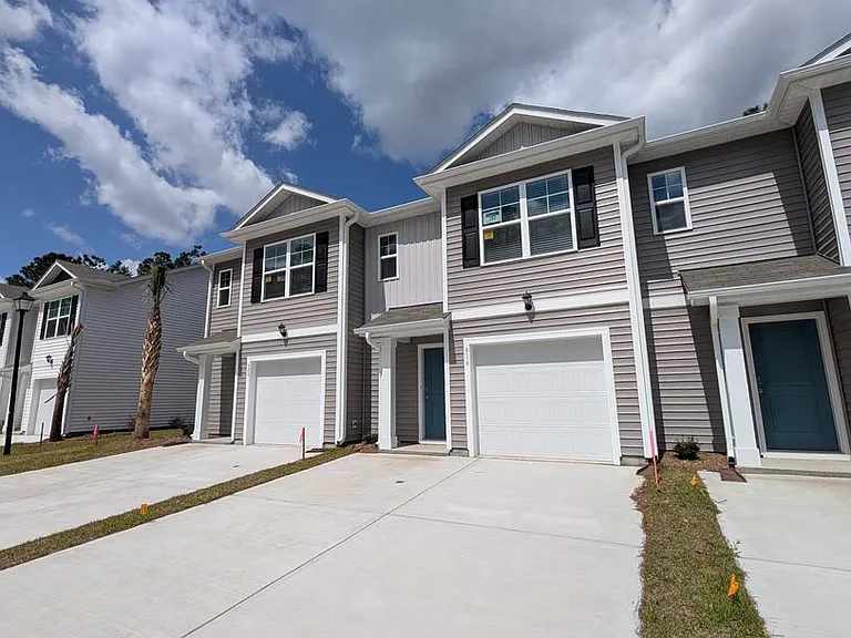 616 Golden Resin Rd — Photo 1