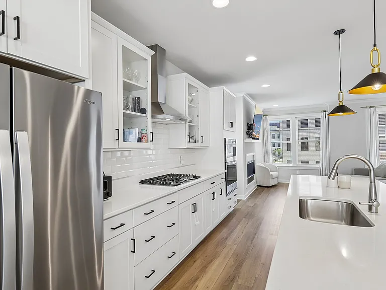 283 Willis St — Photo 12