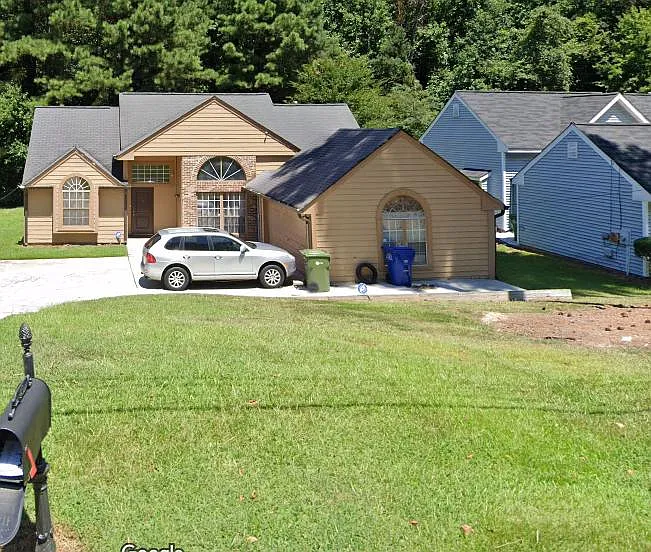 3251 Dale Ln SW — Photo 1