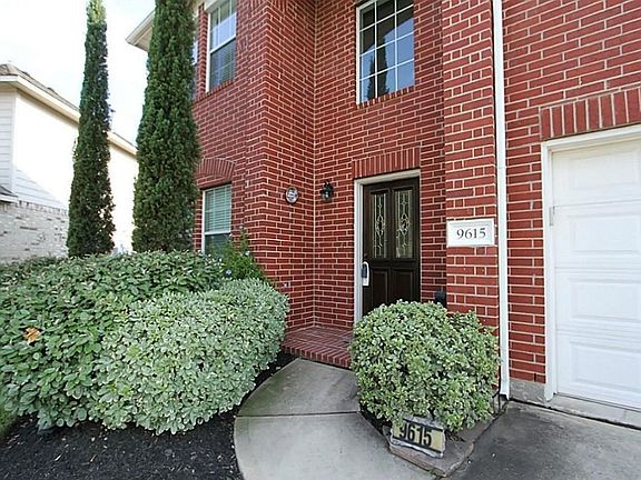 Close-up view.  Beautifully Landscaped.  Great Cul-de-sac St. location.