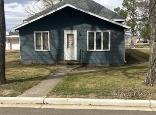 571 1st St S, Beach, ND 58621