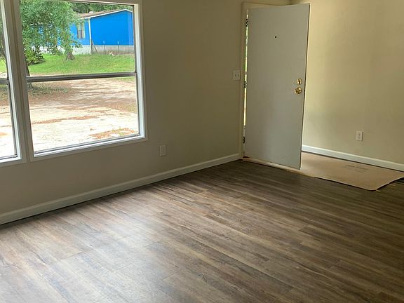 4th image of 294 Burks Ln
