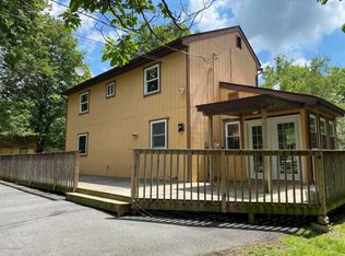 214 Cedar Dr, Long Pond, PA