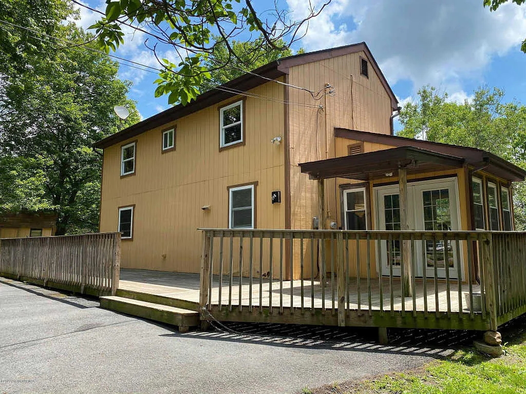 214 Cedar Dr photo 1